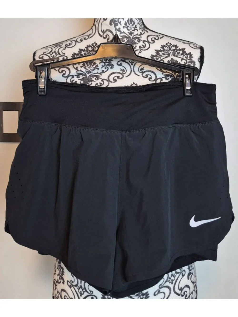 Nike Dri-FIT Womens Running Shorts Sz S Black Lined Back Zip Pocket Reflective20